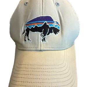 Patagonia Bison Buffalo Hat Cap Snap Back Mesh Grey Trucker Hat